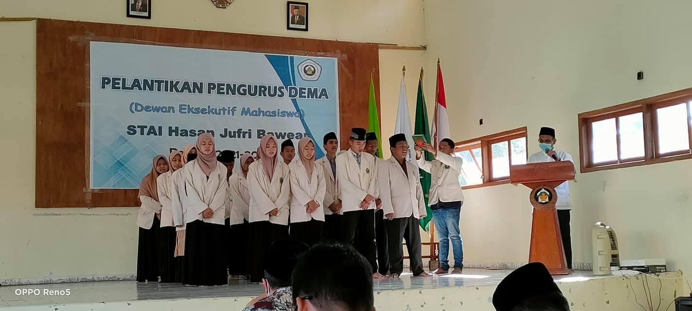 Ketua STAIHA Bawean Lantik Pengurus DEMA Baru periode 2021-2022